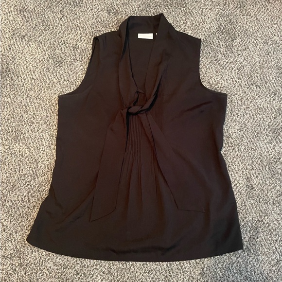 Black Sleeveless Blouse - Picture 1 of 4